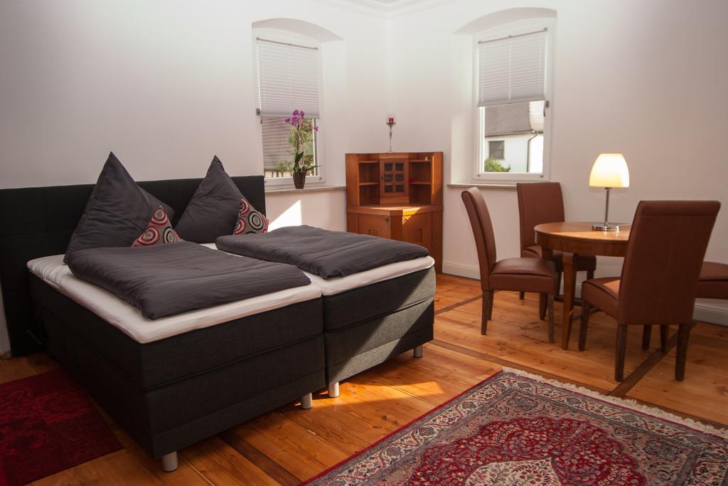 Exklusive Ferienwohnung Geisfeld Habitación foto